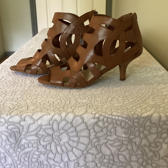 Dressy sandals - Picture 3 of 5